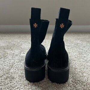NEW TORY BURCH Chelsea 50mm Pull-On Suede/Elastic Lug Bootie 9.5 M Perfect Black